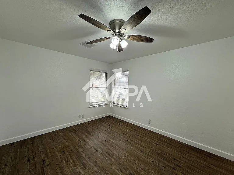 4938 Bernadine Dr — Photo 10