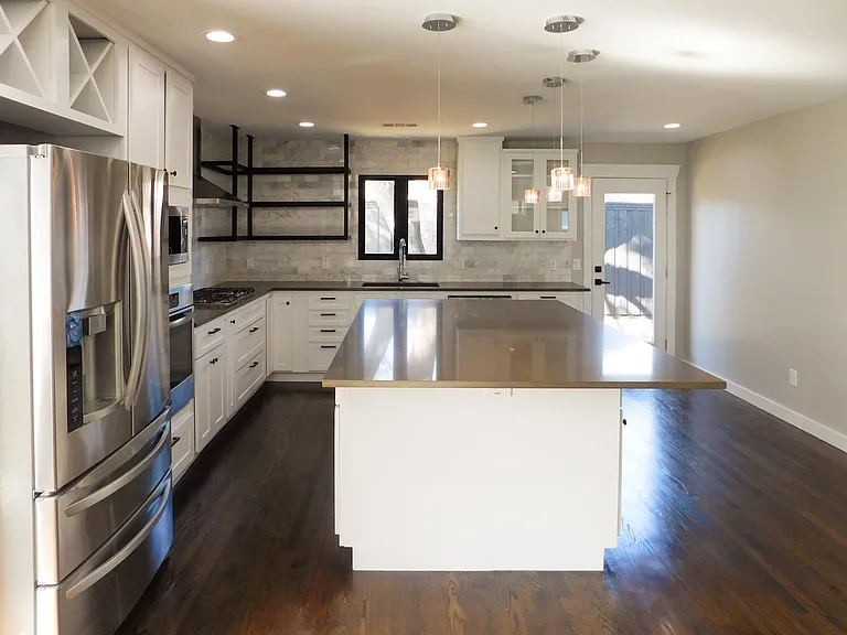 1001 Cardinal Ln — Photo 9