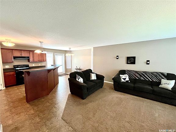 4th image of 630 1st AVENUE N