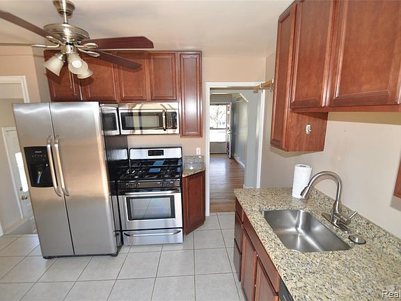 5th image of 3534 Woodland Ave