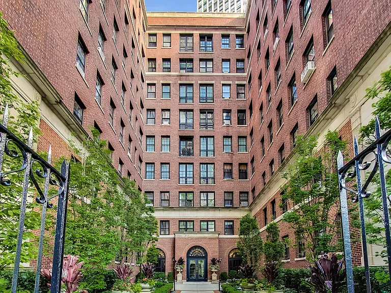 400 W Deming Pl #7K — Photo 2