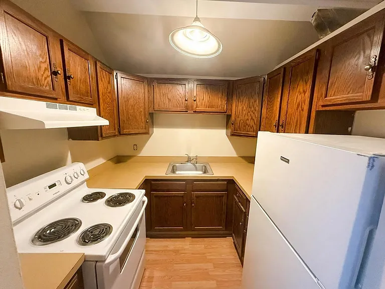 213 Partition St #4D — Photo 1