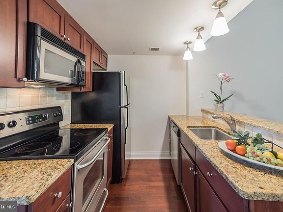 5th image of 1 Academy Cir Unit 220