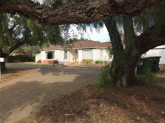 3rd image of 375 Hilltop Dr