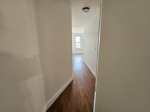 3rd image of 690 10th Ave #3F