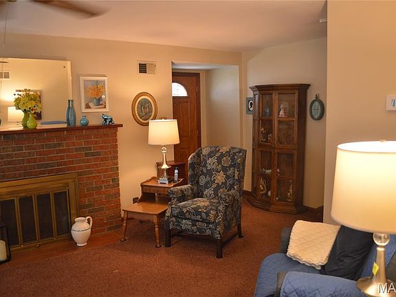 4th image of 328 Sycamore St