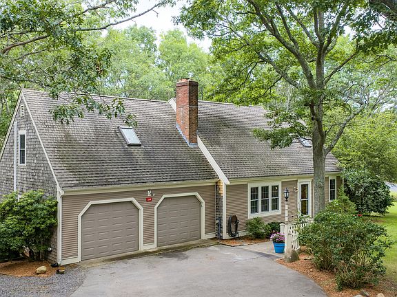 3rd image of 289 Quaker Meetinghouse Road
