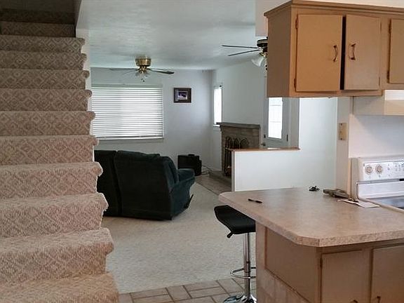 5th image of 147 Yukon Ave