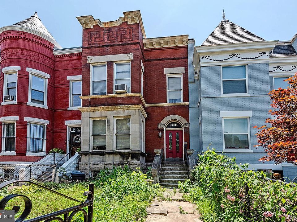 1st image of 121 R St NE