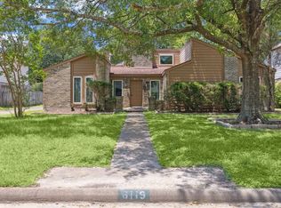 8119 Tiger Ln, Houston, TX 77040