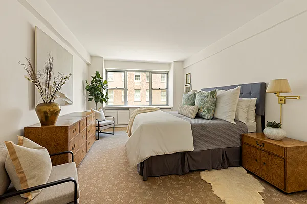 Bedroom, photo 1
