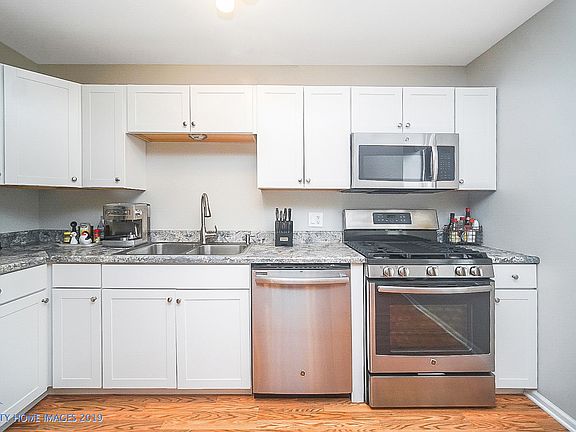5th image of 57 E Hattendorf Ave APT 310