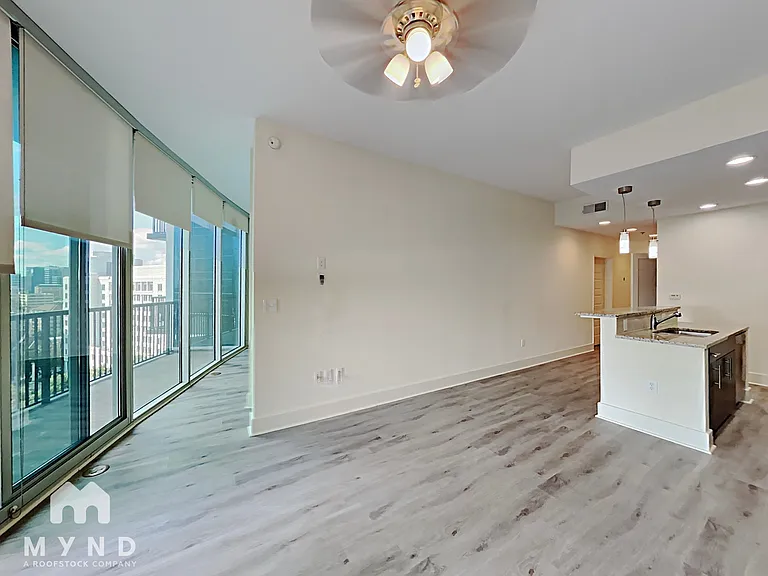 1080 Peachtree St NE #1406 — Photo 5