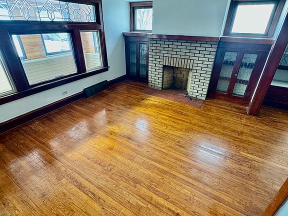 4th image of 8225 Rosewood Ave Unit 1