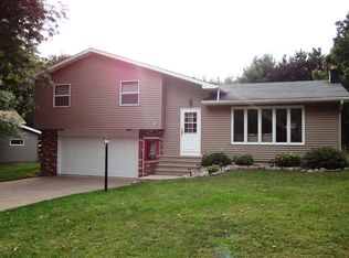 139 Robin Ln, Shawano, WI 54166