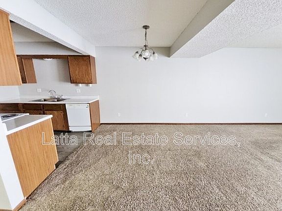 5th image of 18810 E Manor Dr
