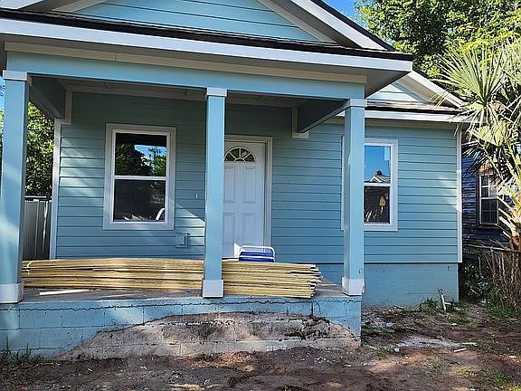 5th image of 2083 Lewis St