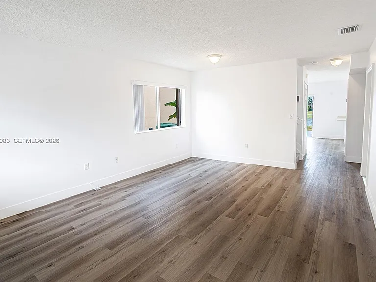 8949 SW 214th St — Photo 5