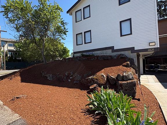 4th image of 3109 NE 11th Pl
