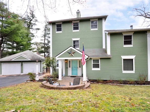 24 Oxford Court, Simsbury, CT 06070