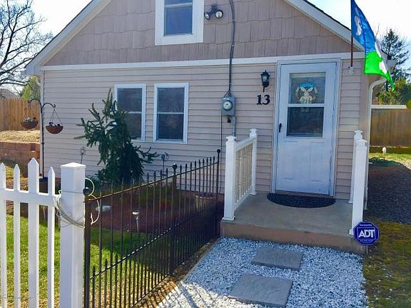 3rd image of 13 Lakeview Dr