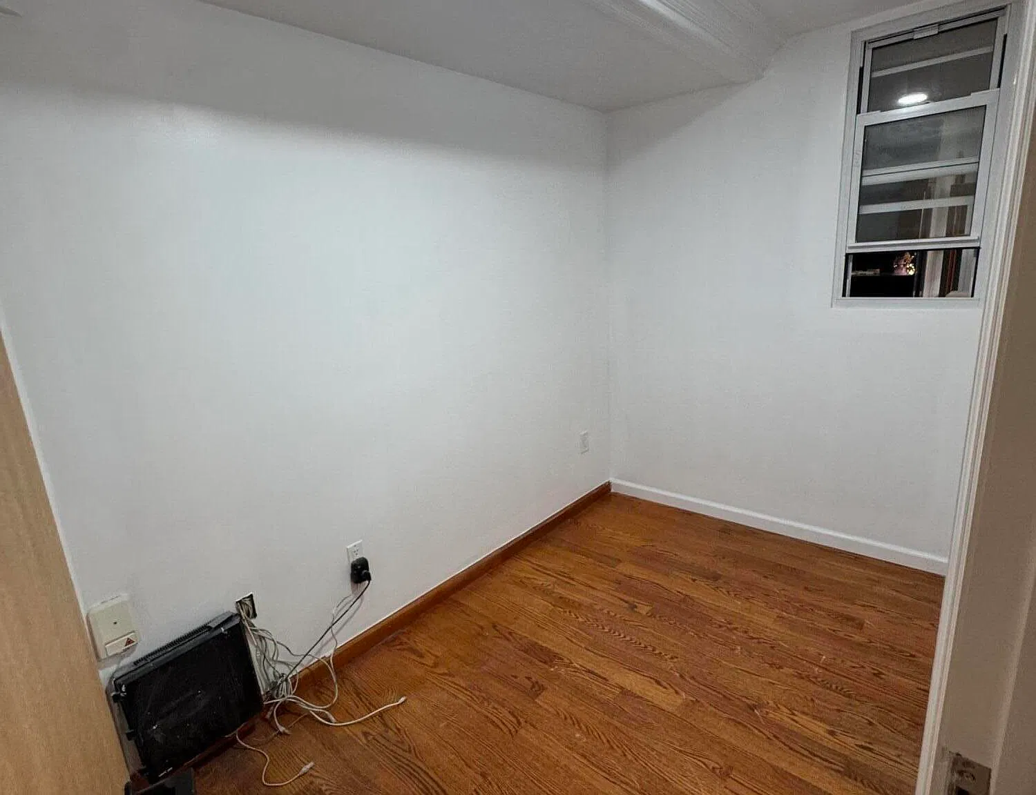 3 bed, 1.0 bath, 2050 sqft, $2,500 — Photo 4