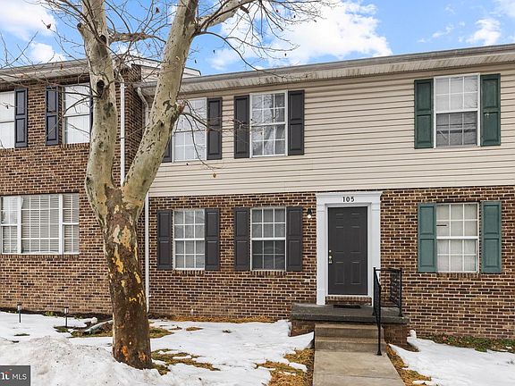 2nd image of 105 Parkside Dr