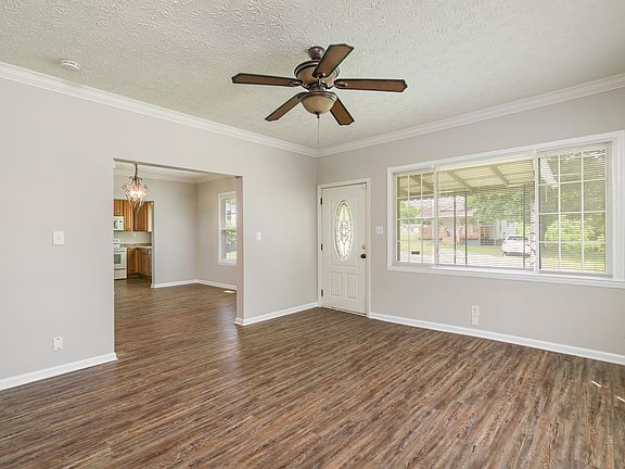 5th image of 160 Hillview Ave