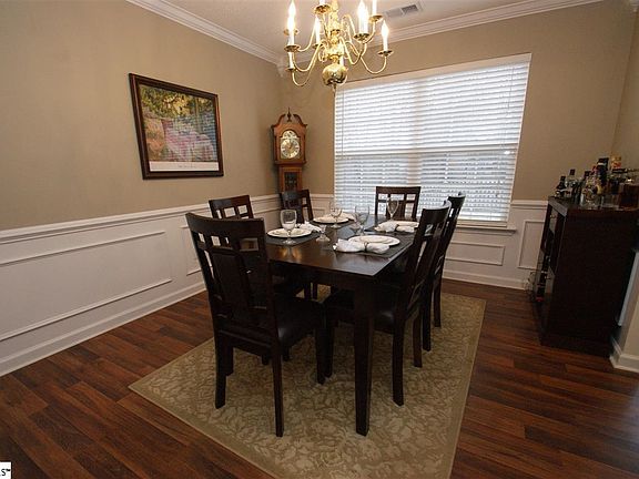 5th image of 200 Bonnie Woods Dr