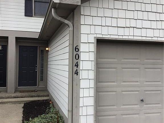 2nd image of 6044 S Bay Dr