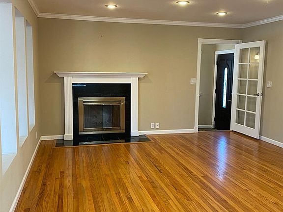 4th image of 1275 Crespi Dr
