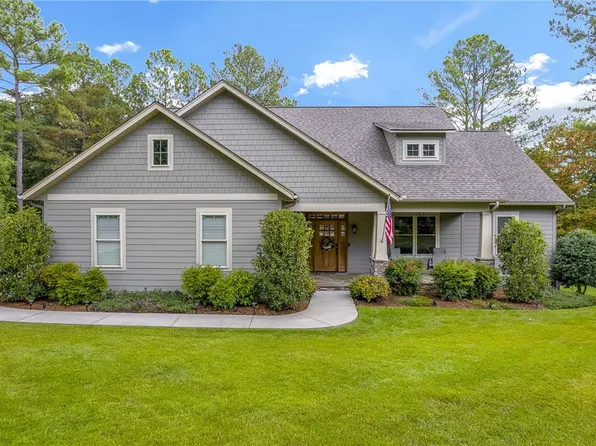 911 Lakecrest Dr, Seneca, SC 29672