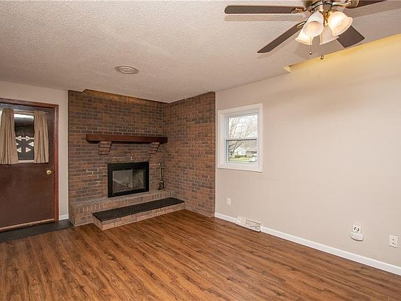 3rd image of 419 W Lincoln Ave