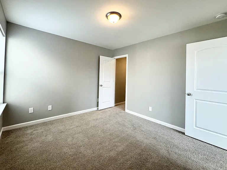 8077 Driftwood Loop — Photo 33