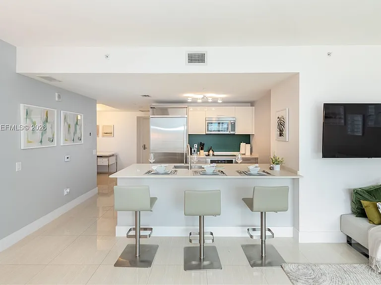 1300 Brickell Bay Dr #2900 — Photo 4