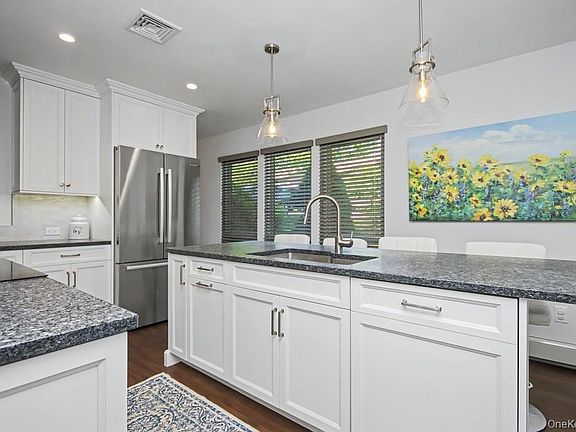 3rd image of 86 Woods Brooke Terrace