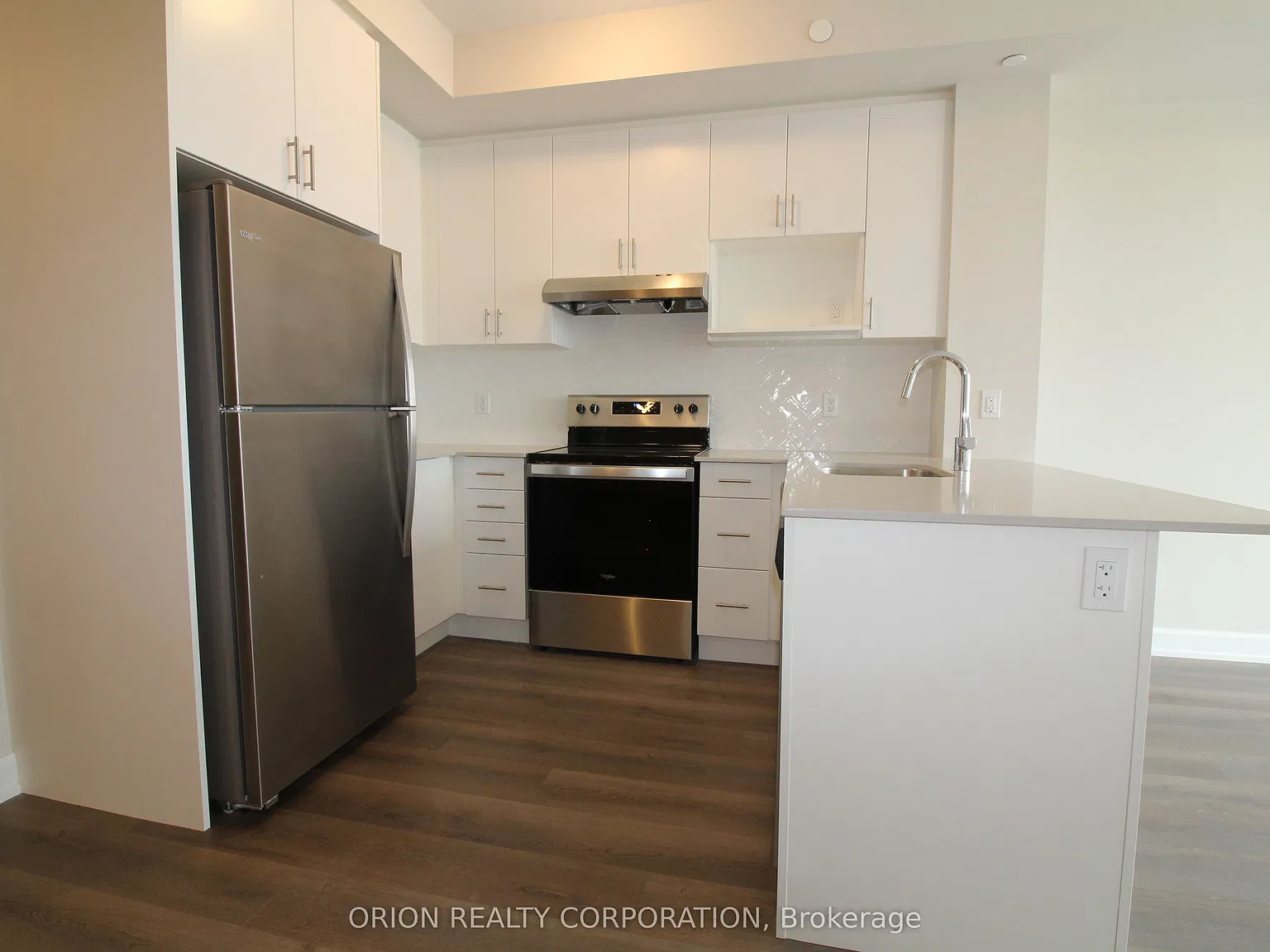 2 bed, $2,300 — Photo 4