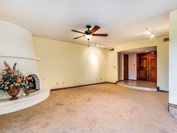 4th image of 805 Espolon Dr