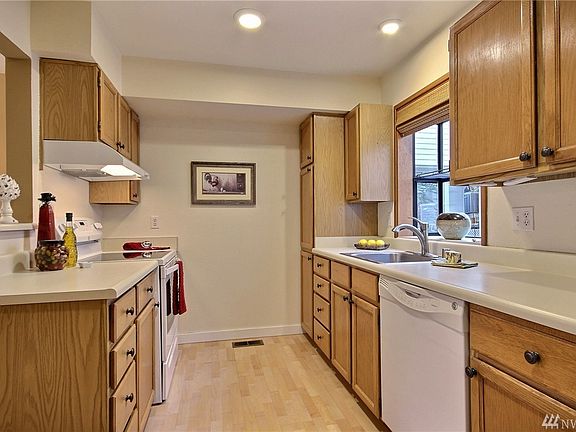 2nd image of 22236 SE 42nd Ln #1055