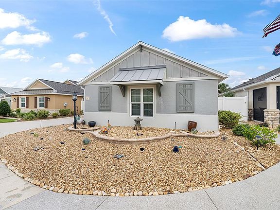 3rd image of 3463 LEELANAU COURT