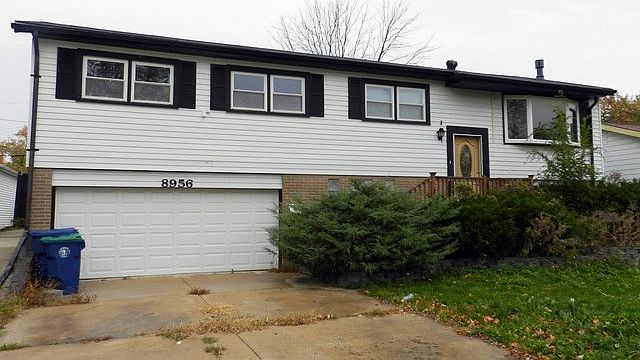 1st image of 8956 W 92nd St