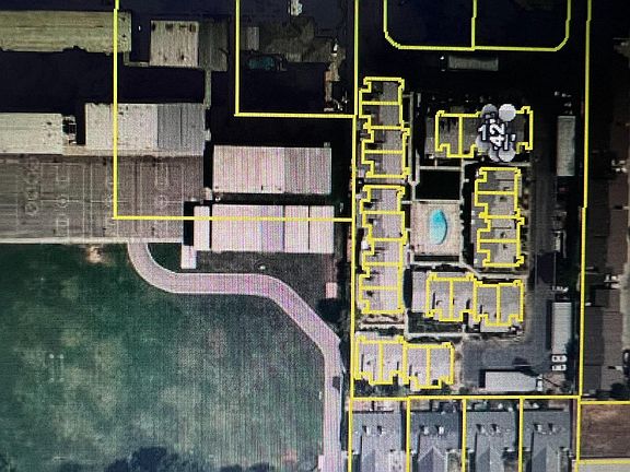 4th image of 1027 W Dakota Avenue