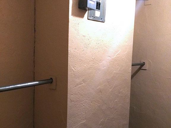 5th image of 406 Florence St APT 4