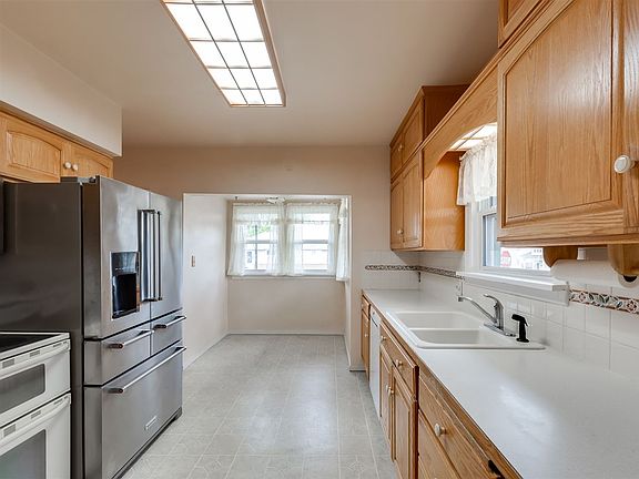 4th image of 227 E Euclid Ave