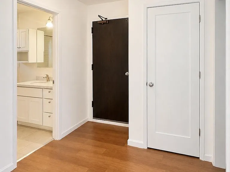 1511 Gough St #306 — Photo 6