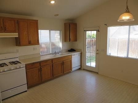 4th image of 1941 Tudor Dr