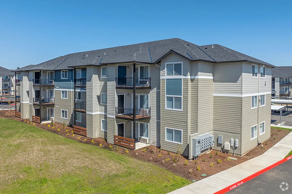 Building Photo - Woodburn Villas