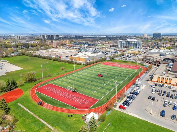 96 Gray Rd, Hamilton, ON L8G 3V1