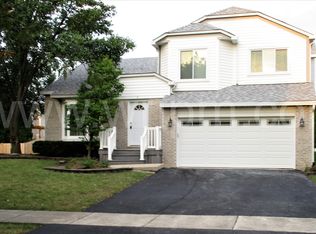 4 Tangly Ct, Bolingbrook, IL 60440