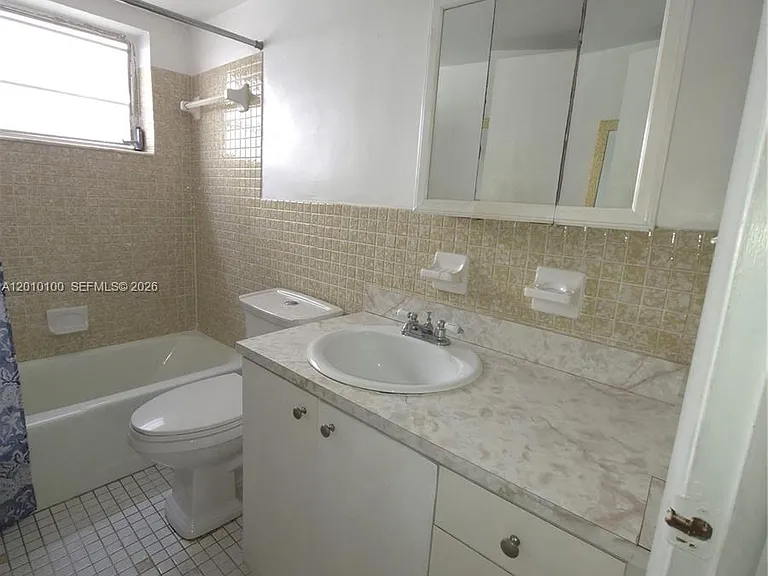 1826 Cleveland St #3 — Photo 9